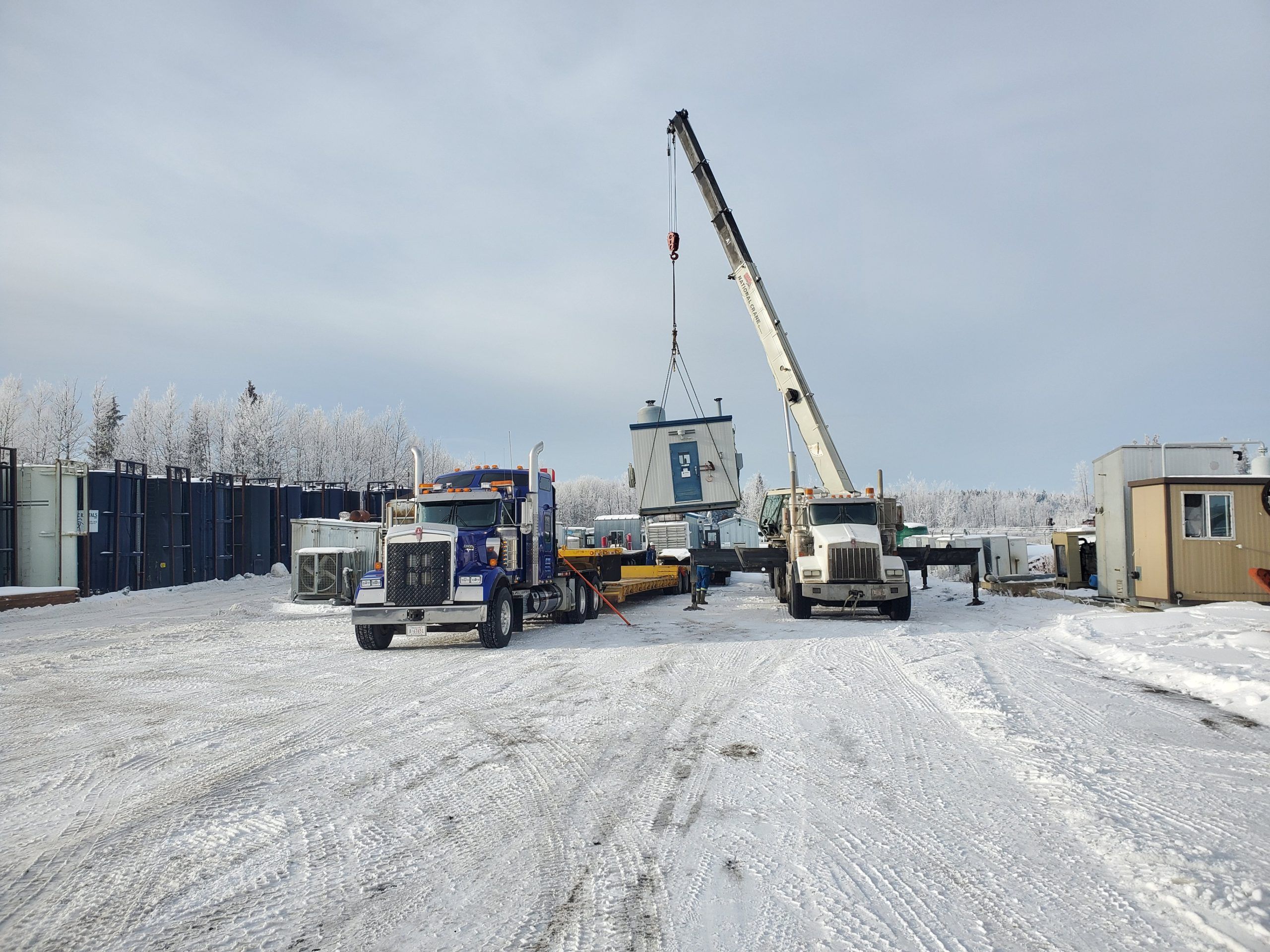 Unloading the separator onto the customer's site